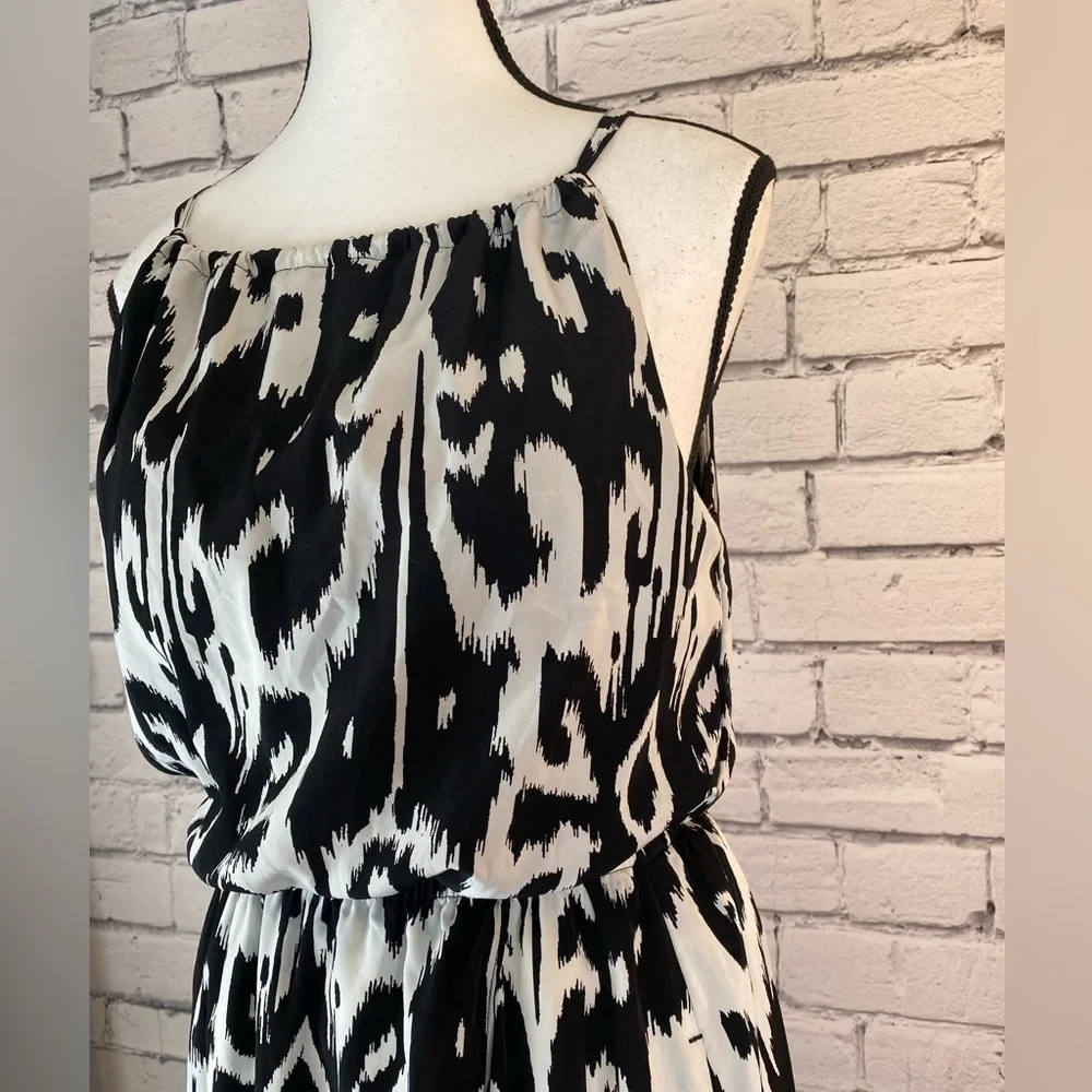 Athleta Maxi Dress size Small Black & White Floral Geometric Halter Built In Bra